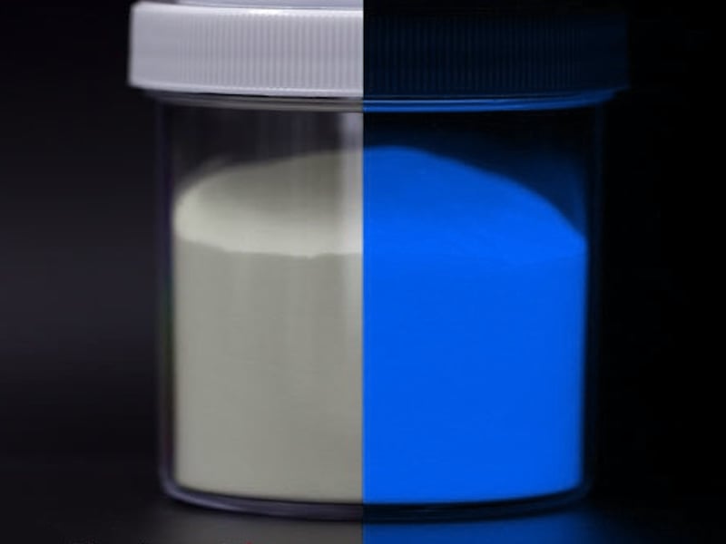 ԹԱՓԱՆՑԻԿ-ԿԱՊՈՒՅՏ փոշի-լուսարձակող գունանյութ (BLUE GLOW IN THE DARK Color Powder)