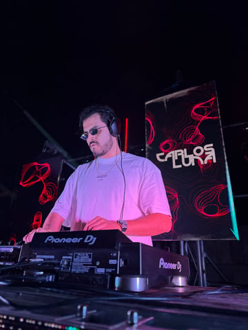Carlos Luna — photo 3