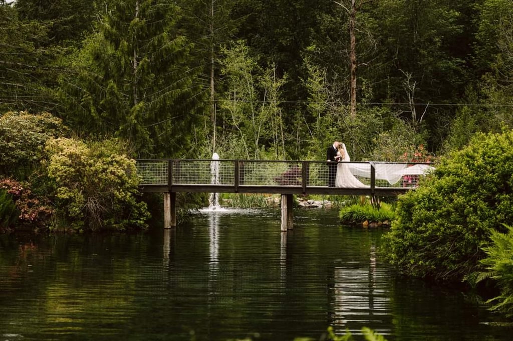 Gray Bridge Wedding Guide namesake bridge and ponds