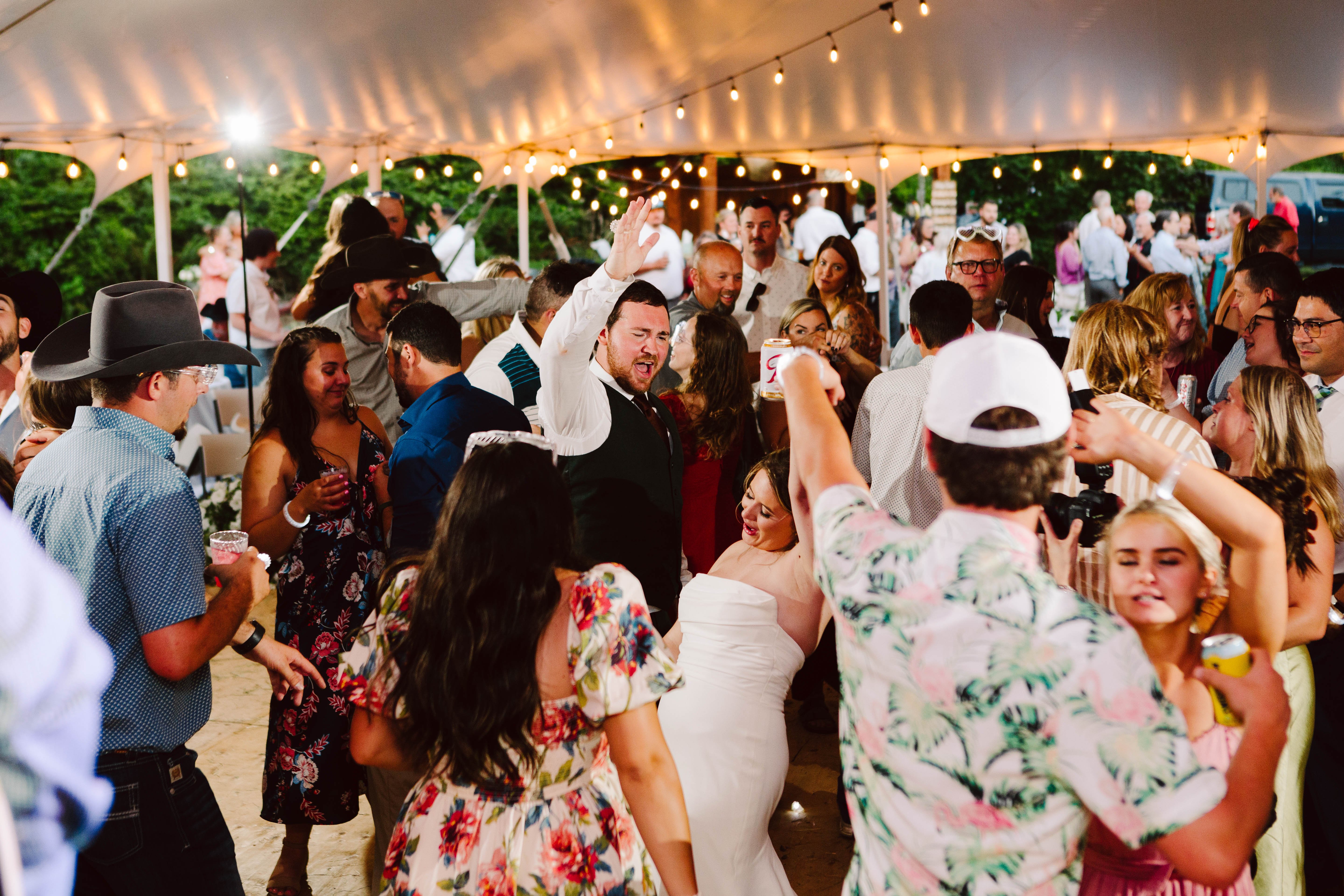 Sedro_Wooley_Snohomish_Wedding_Couple_Dancefloor