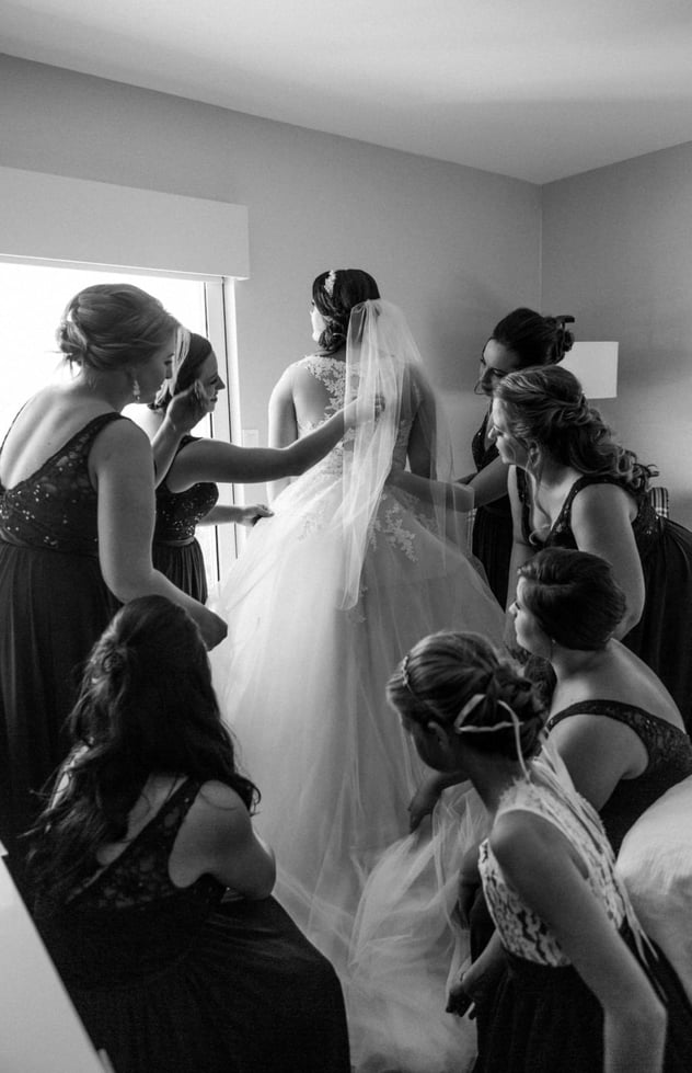 getting ready wedding photography hours