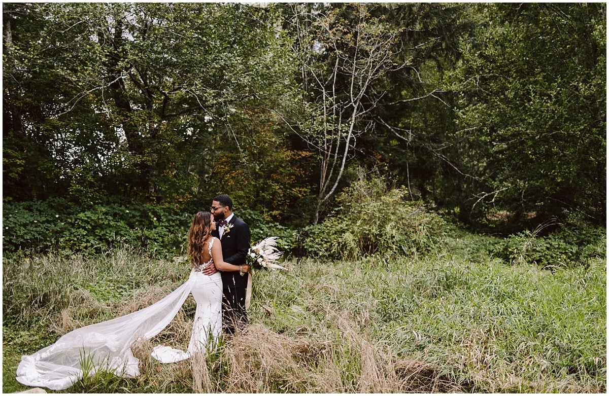 Sultan Wedding at Gray Bridge Event Venue with bohemian flowers by Pollen in Love