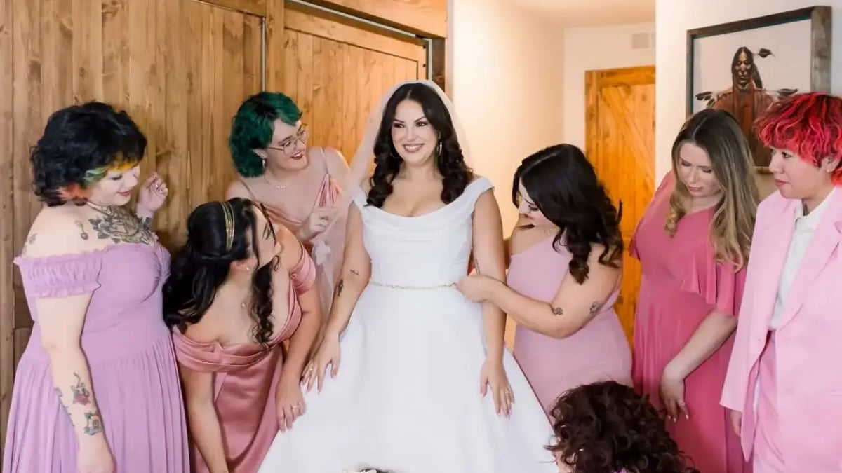 Bride preparation in luxury accommodation