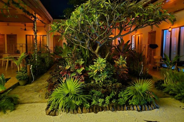 Infinity Beach Dhigurah