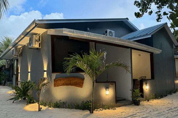 Dhigurah Beach Inn