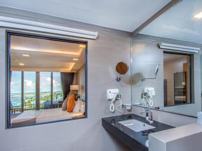 Triton Prestige photo 3