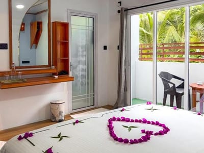 Swims Maldives photo 2