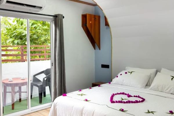 Swims Maldives