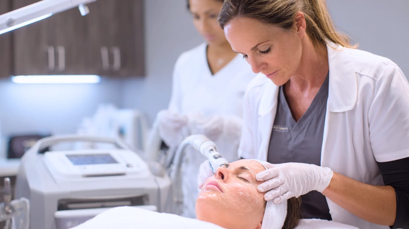 Why Choose Empire Medical Training for Aesthetic Esthetician Training