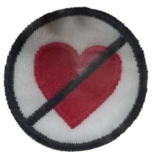 P Parla Aplike Ütü İle Yapışan Kalp Girilmez Arma 3 cm