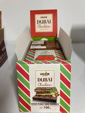 Vezir Yer Fıstığı ve Kadayıf Dolgulu Sütlü Dubai Çikolatası 100 Gr