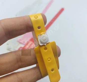 Private 100 Adet Otel Havuz Gece Kulübü Eğlence Mekanı İçin bileklik Tek Kullanımlık Plastik Otel Bilekliği Kol Bandı