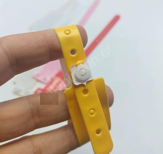 Private 100 Adet Otel Havuz Gece Kulübü Eğlence Mekanı İçin bileklik Tek Kullanımlık Plastik Otel Bilekliği Kol Bandı