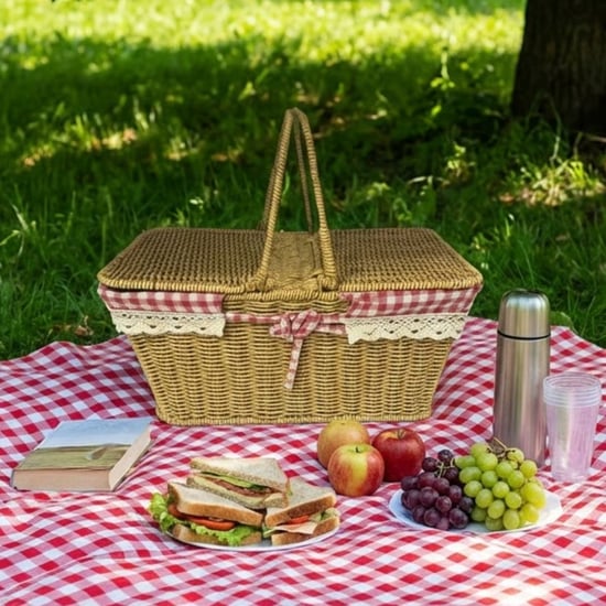 BUFFER® 2 Kapaklı Dikdörtgen Plastik Rattan Piknik Sepeti – Doğal Hasır Görünümlü Çok Amaçlı Piknik,