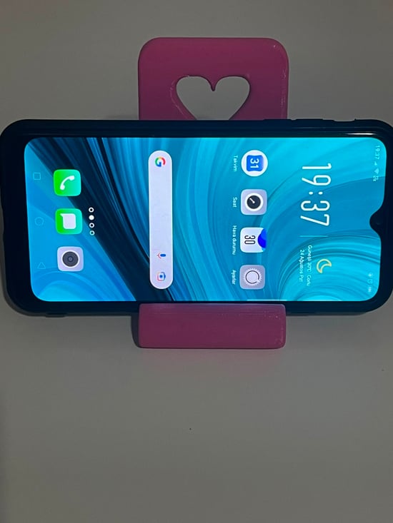 Kalp Detaylı Telefon Tutucu