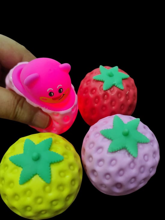 Adm 057-5 Işıklı Çilek İçinden Figür Çıkan