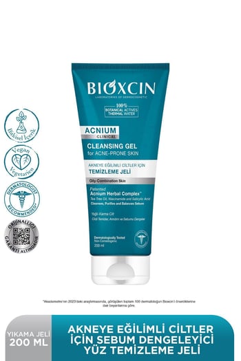 Bioxcin Acnium Akneye Eğilimli Ciltler İçin Temizleme Jeli Yüzey Temizleyiciler 200 Ml