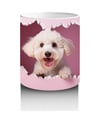 Kalpli Arka Planda Gülümseyen Sevimli Beyaz Köpek - Baskılı Kahve Kupası Renkli
