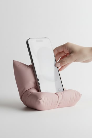 Yastık Figürlü Özel Tasarım Telefon Standı Pembe