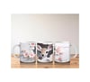 Pembe Çiçekler Arasında Bakan Sevimli Geyik Baskılı Kahve Kupası Çok Renkli
