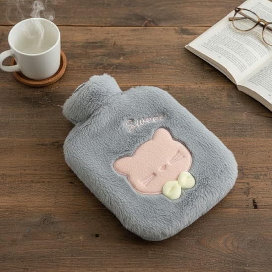 Papyonlu Kedi Figürlü Gri Peluş Sıcak Su Torbası 1 Lt – Yumuşak Kılıf, Uzun Süre Sıcak Tutan Termal