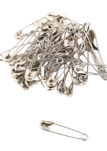 Çengelli İğne 50'li Gümüş Kutuda 3cm