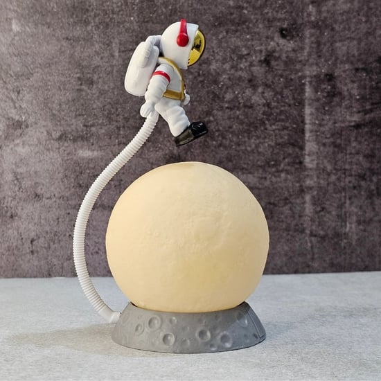 Buffer® 3d Ay Üzerinde Astronot Led Gece Lambası – Dokunmatik 10 Renk Değiştiren Dekoratif Çocuk Oda