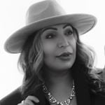 Discover Persian 𝐃𝐨𝐧𝐧𝐚 𝐘𝐚𝐬𝐦𝐞𝐞𝐧 – Top Fashion in Vancouver