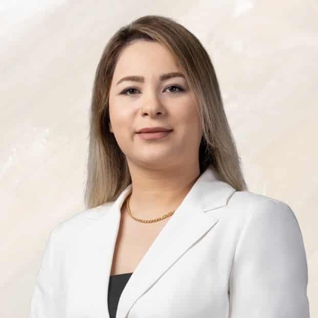 Discover Persian Mina Kahyazi – Top Insurance in Vancouver