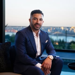 Discover Persian Pouria Sadeghi Luxury Realtor | Vancouver – Top مشاور املاک in Vancouver
