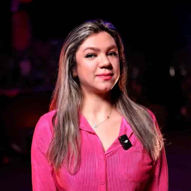 Discover Persian آموزش فتوشاپ با نرگس انصاری – Top IT in Vancouver