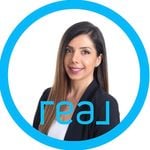 Discover Persian 𝐒𝐚𝐧𝐚𝐳 𝐌𝐨𝐚𝐲𝐞𝐫𝐢 – Top Realtor in Vancouver