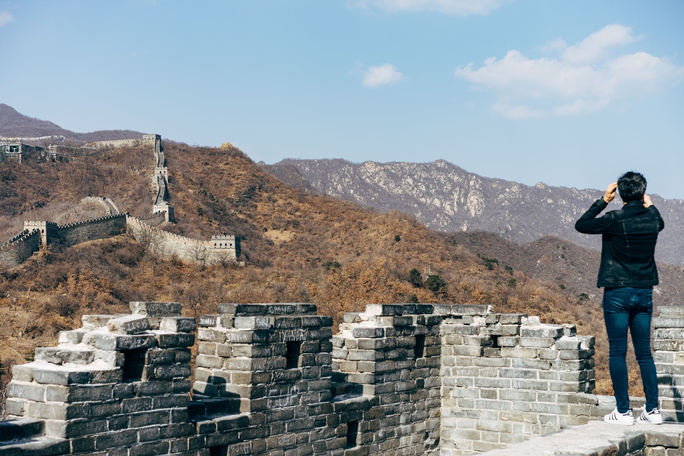 Rian & Sasa: Pasangan ini pilih spot terbaik di Juyongguan Great Wall buat foto berdua