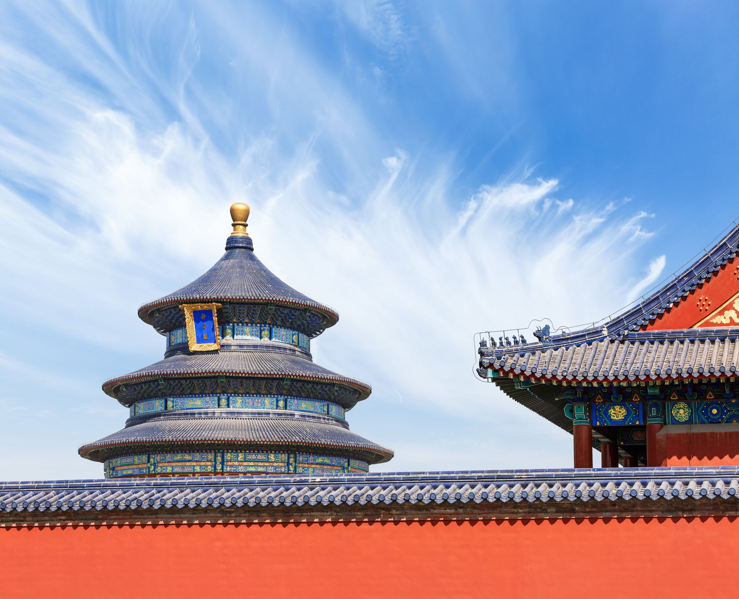Temple of Heaven di Beijing, kuil bundar beratap biru berundak di balik tembok merah