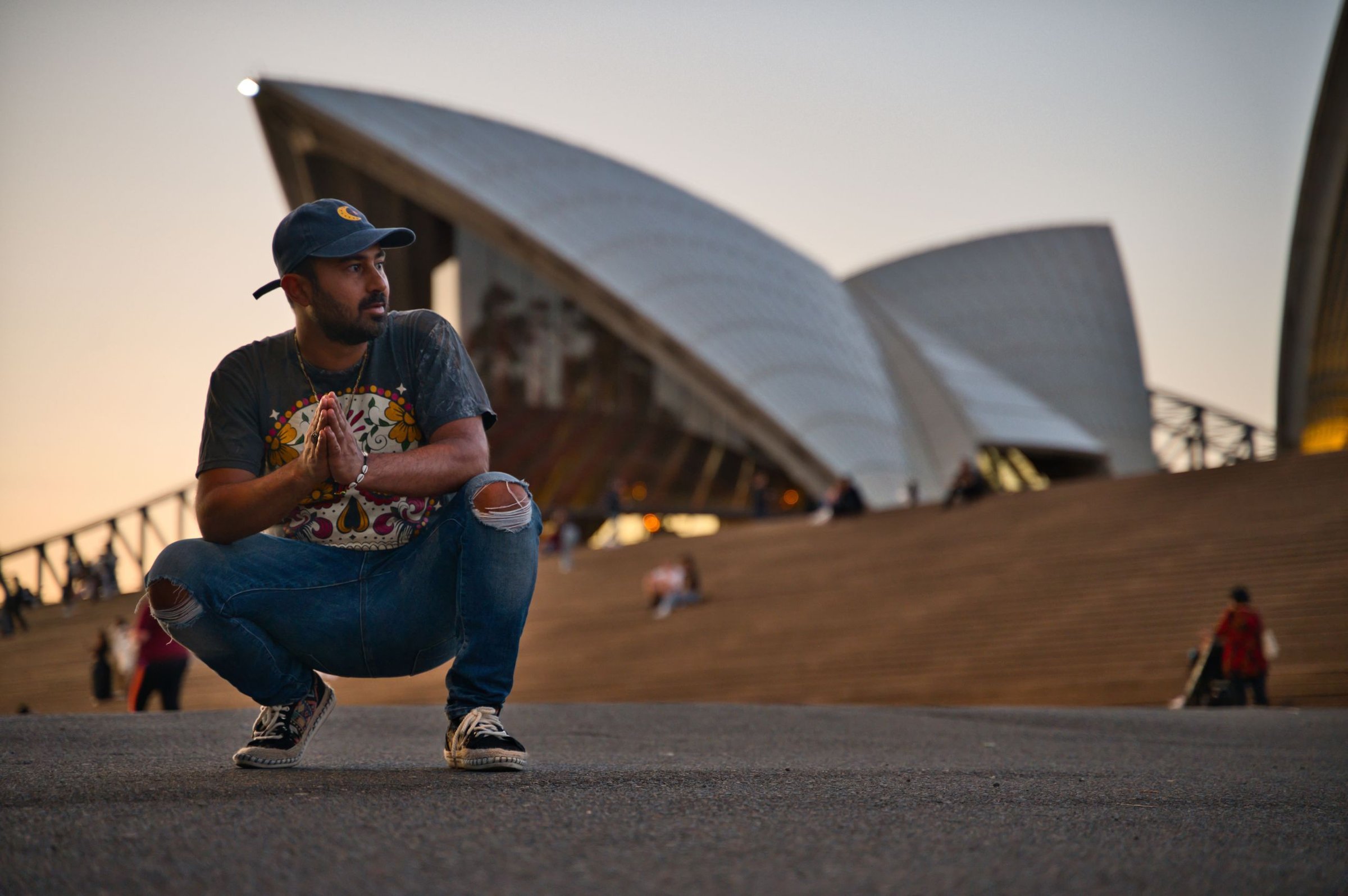 Rina & Bima: Foto wajib di depan Opera House