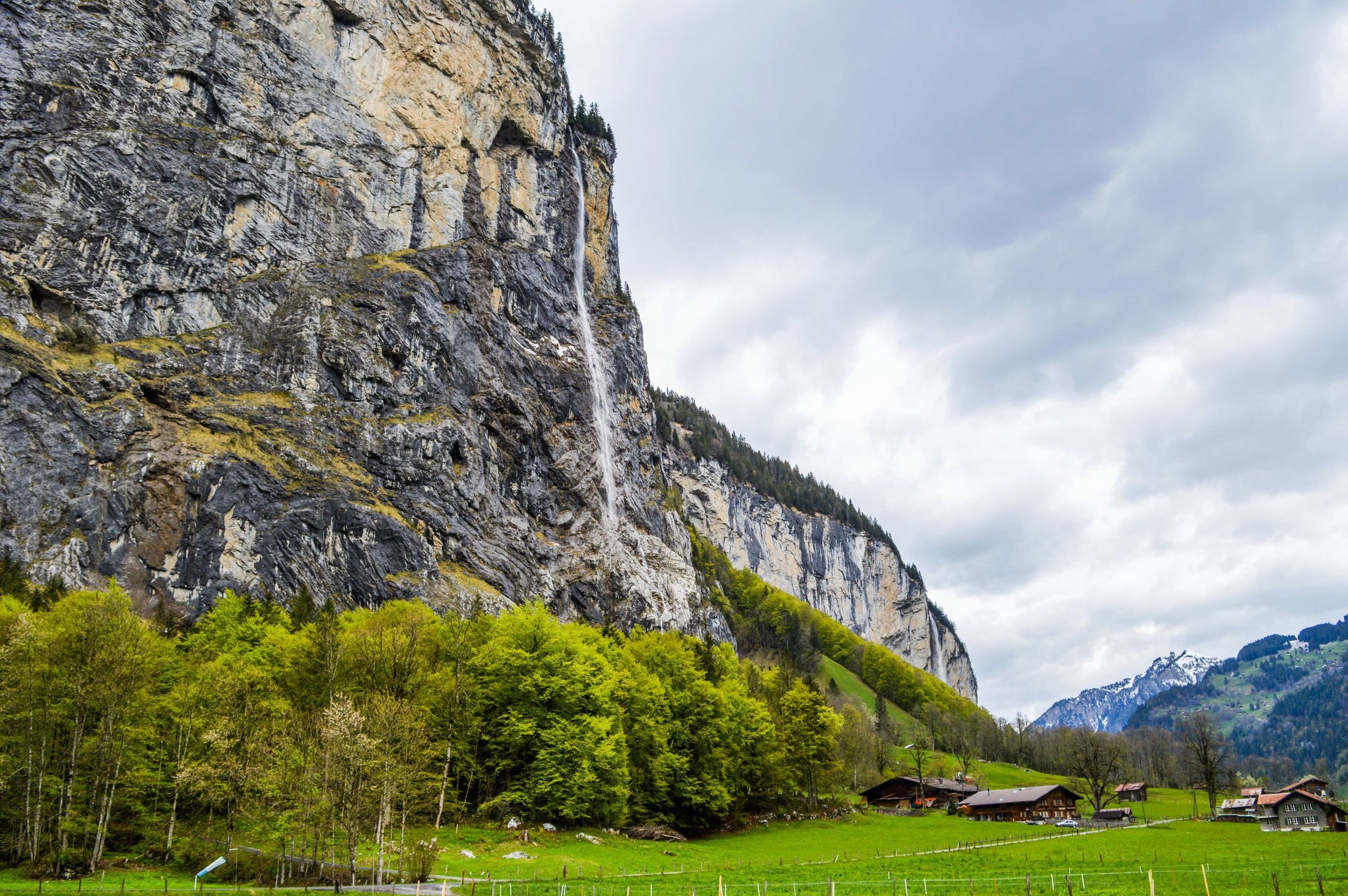 Air terjun Staubbach di Lauterbrunnen