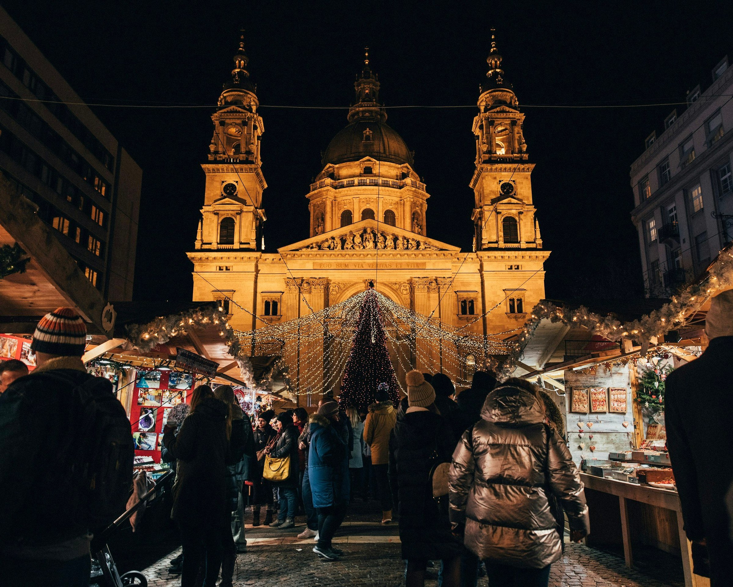 Panorama: pasar natal di Eropa