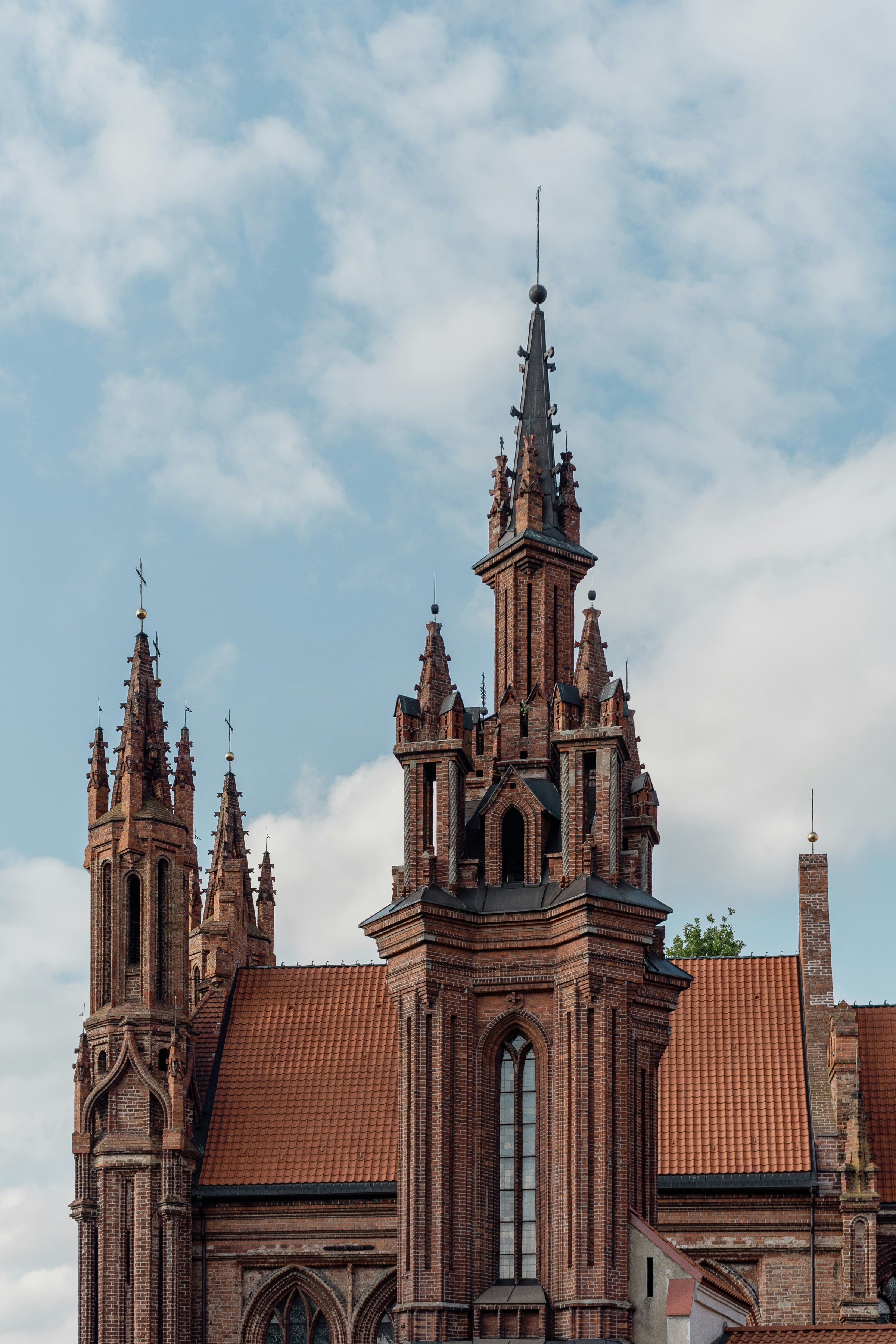 Gereja St. Anne bergaya Gothic bata merah di Vilnius, Lithuania