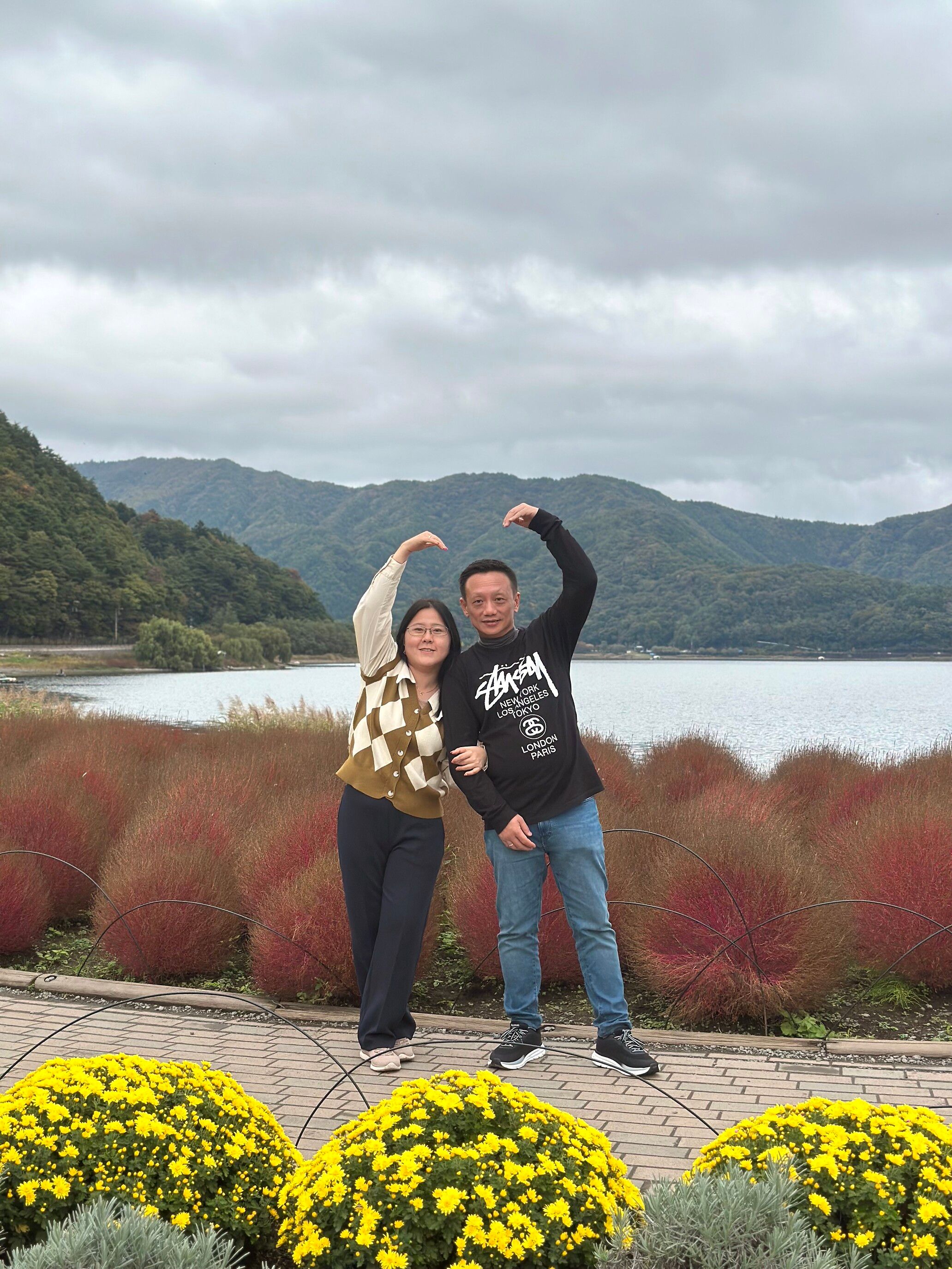 Tour Jepang Avenir: Kochia merah, danau Kawaguchi