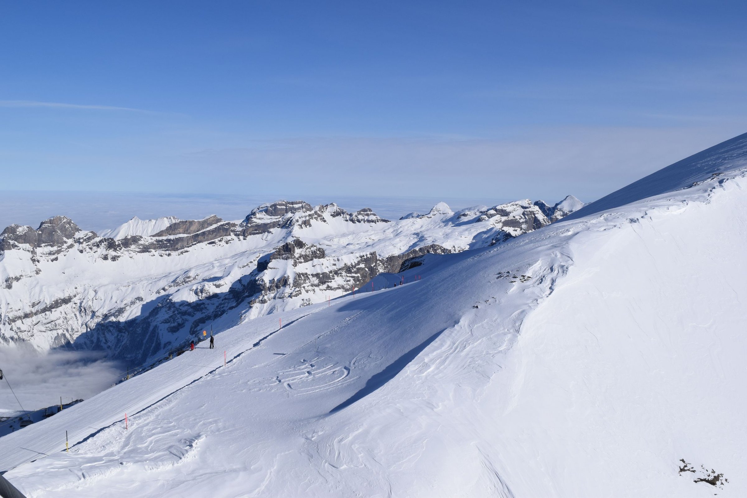 Puncak bersalju Mount Titlis di Swiss