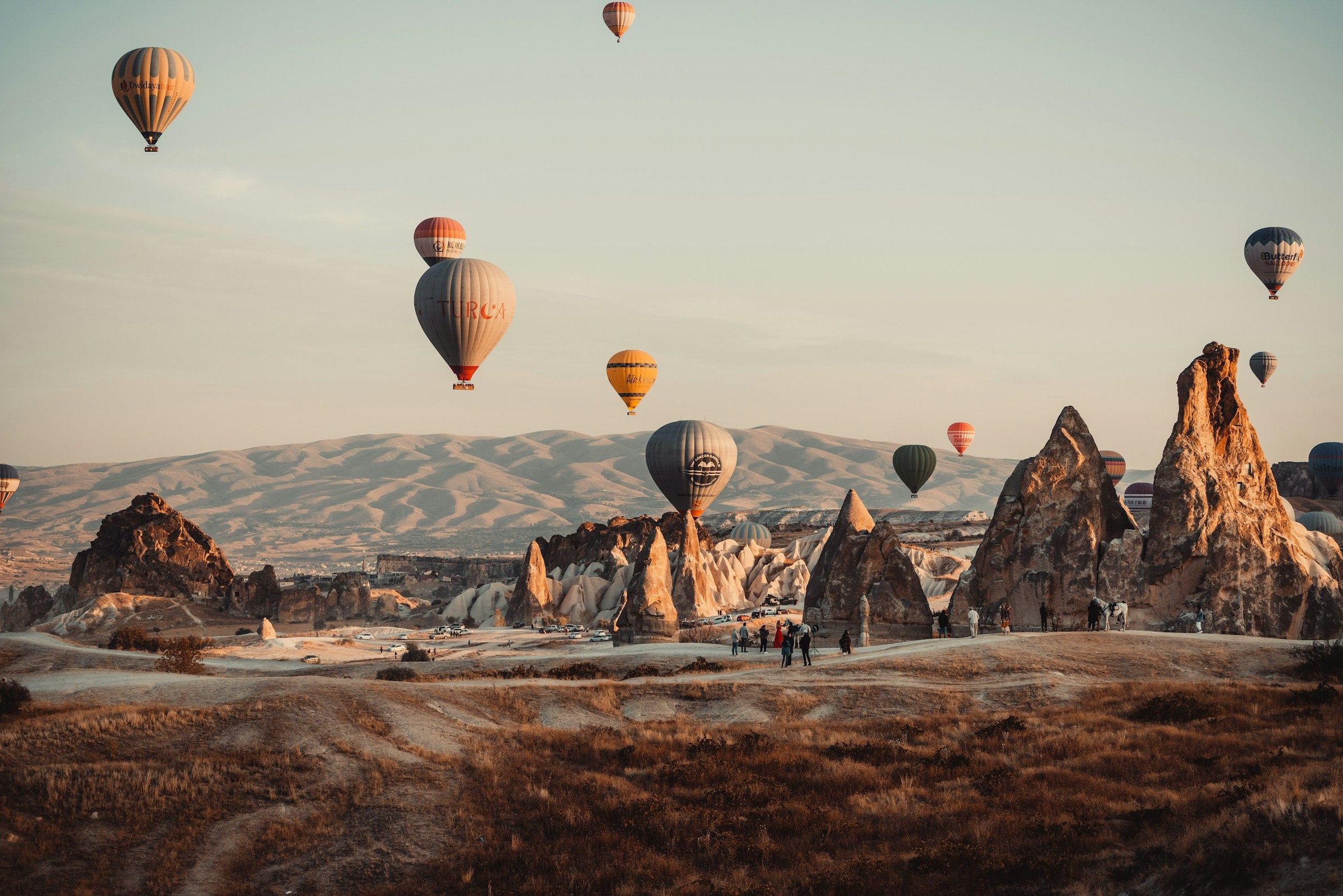 Balon udara di atas Cappadocia, Türkiye