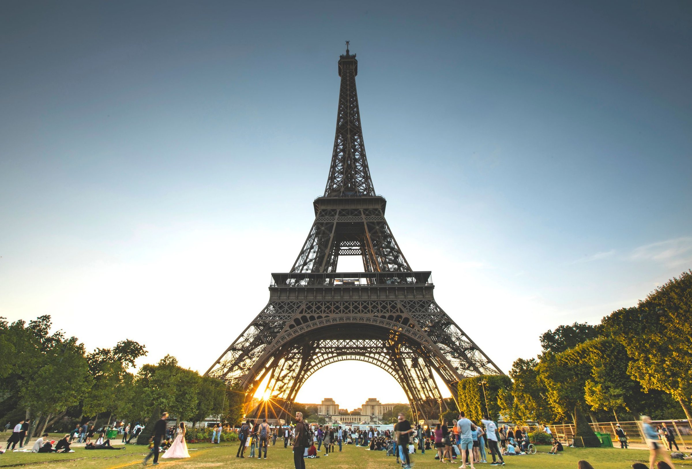 Menara Eiffel di Paris