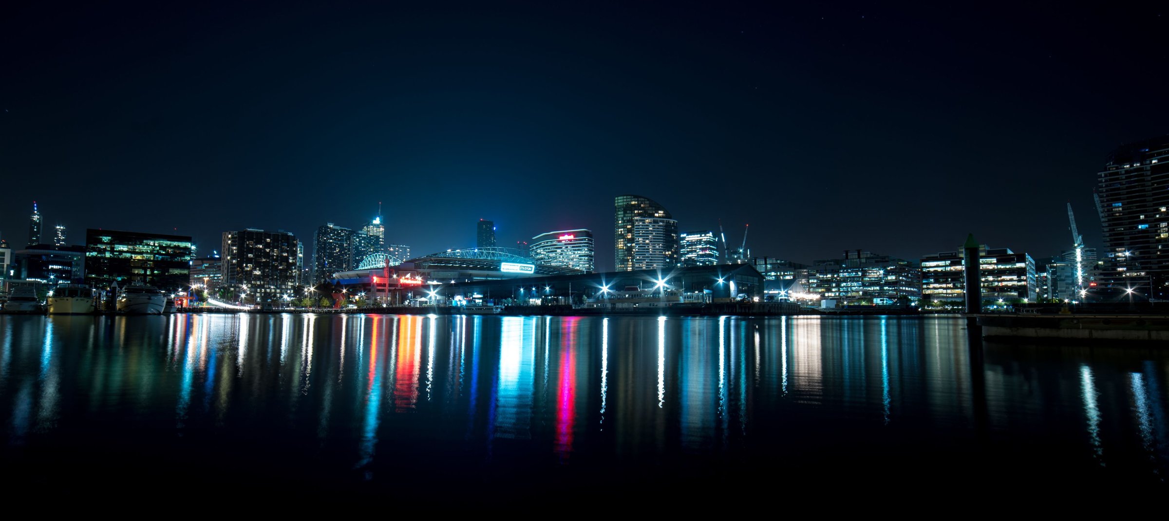 Panorama kota Melbourne di malam hari