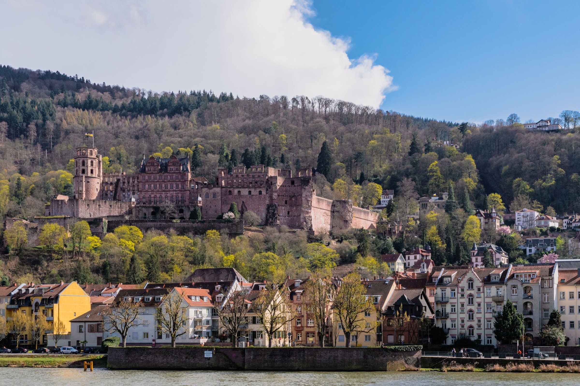 Heidelberg Castle di Atas Sungai Neckar