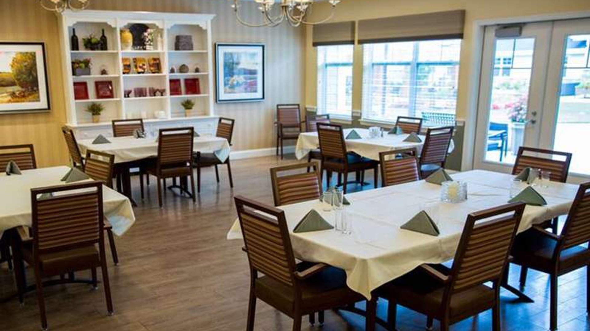 System.Collections.Generic.List`1[AFS.Common.Models.Photo] - Image 3