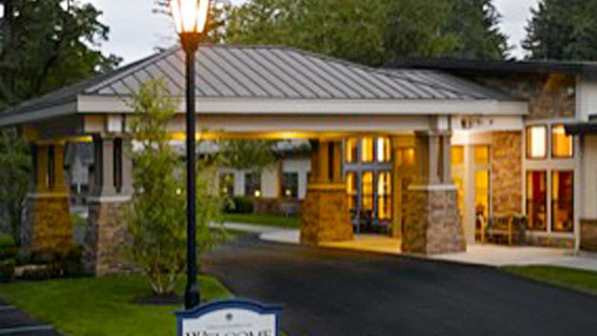 System.Collections.Generic.List`1[AFS.Common.Models.Photo] - Image 2