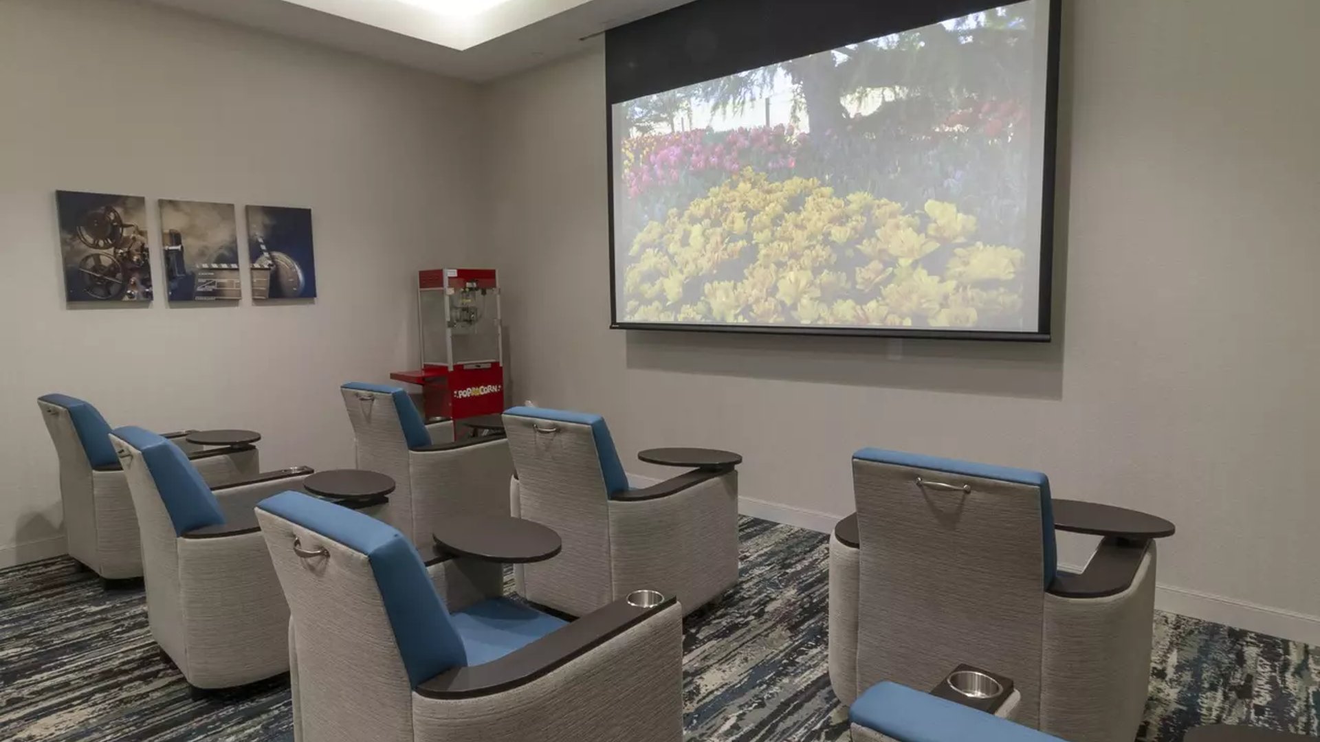 System.Collections.Generic.List`1[AFS.Common.Models.Photo] - Image 5