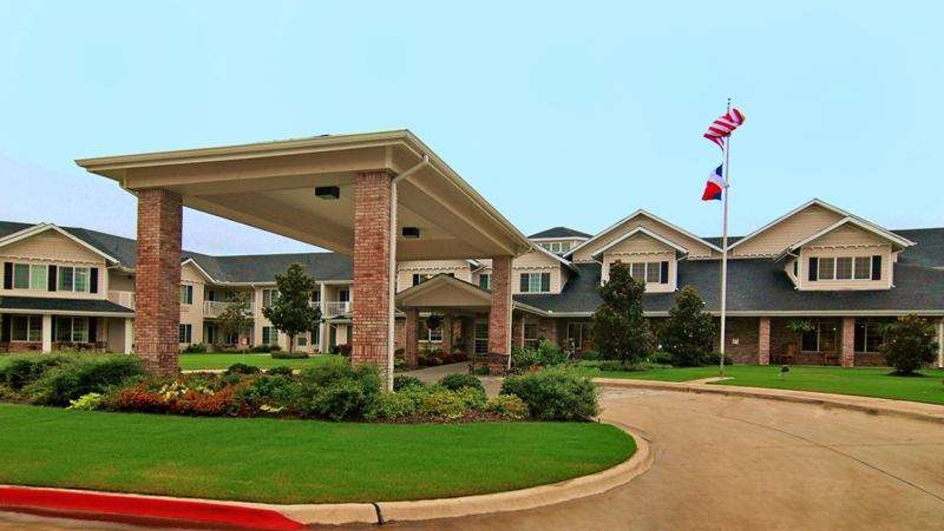 System.Collections.Generic.List`1[AFS.Common.Models.Photo] - Image 1