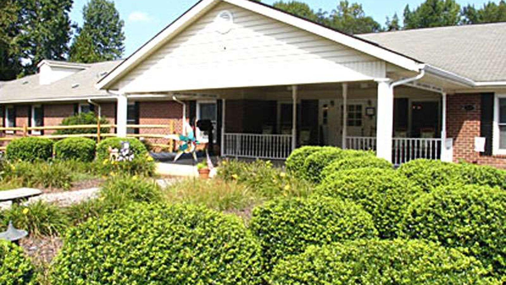 System.Collections.Generic.List`1[AFS.Common.Models.Photo] - Image 1