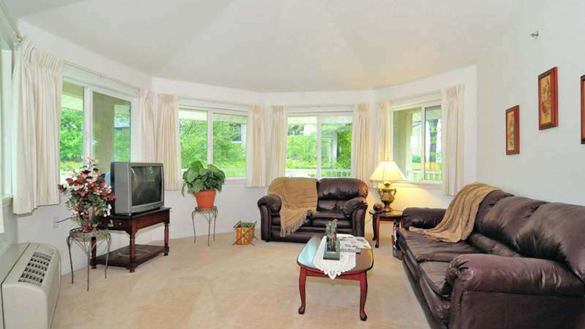 System.Collections.Generic.List`1[AFS.Common.Models.Photo] - Image 6